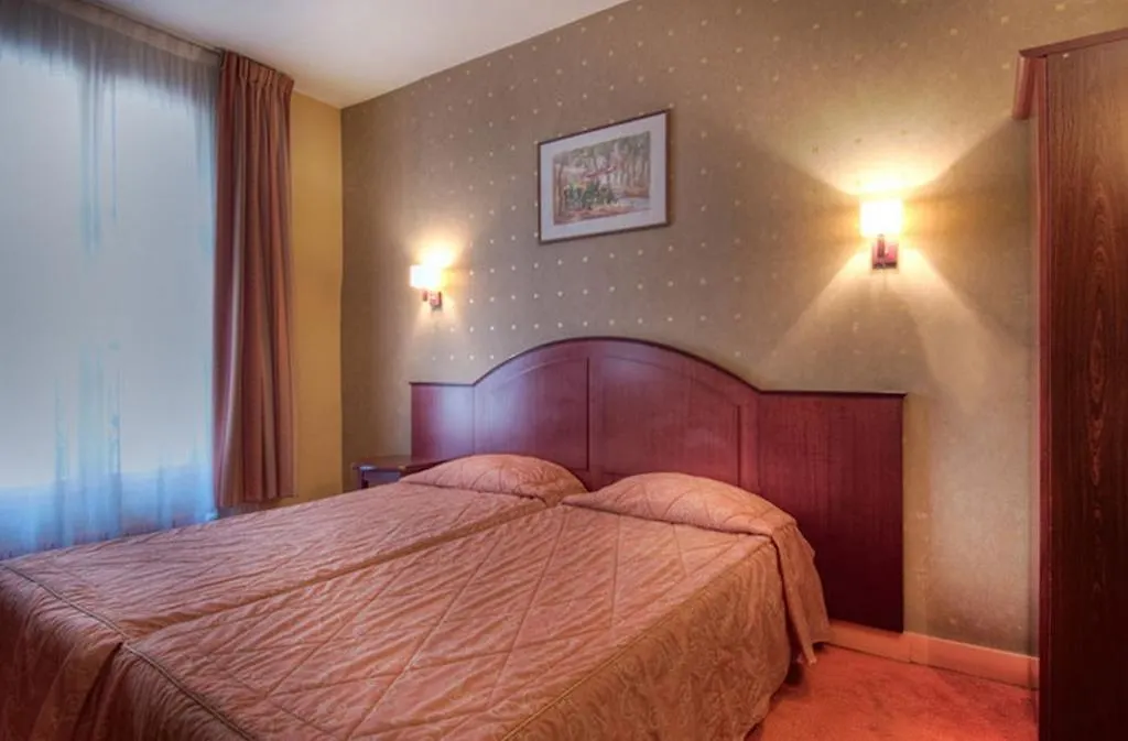 פריז Hotel Le Faubourg Opera