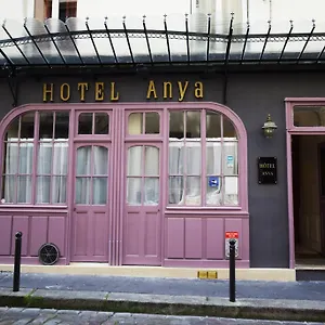 Anya ** Parijs