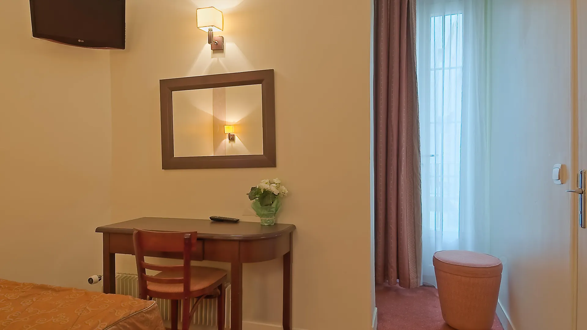 Hotel Le Faubourg Opera Paris
