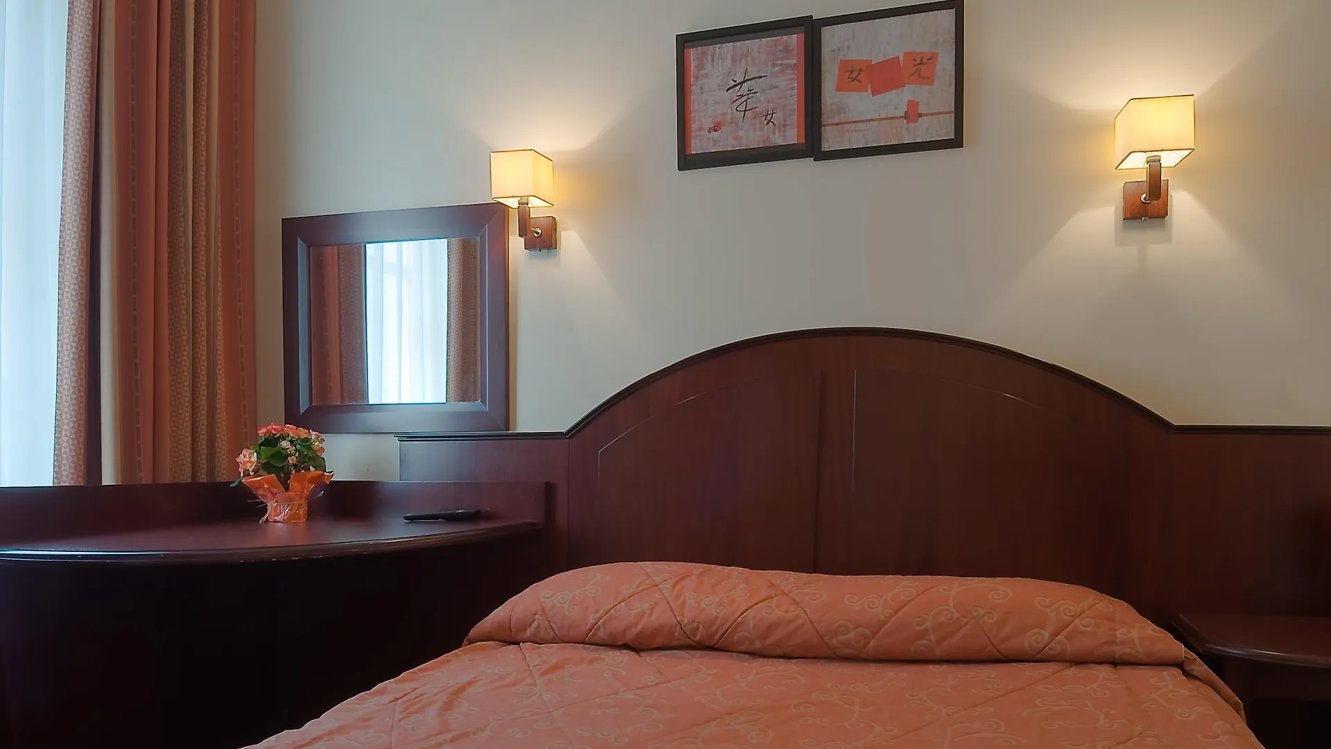 Hotel Le Faubourg Opera Paris