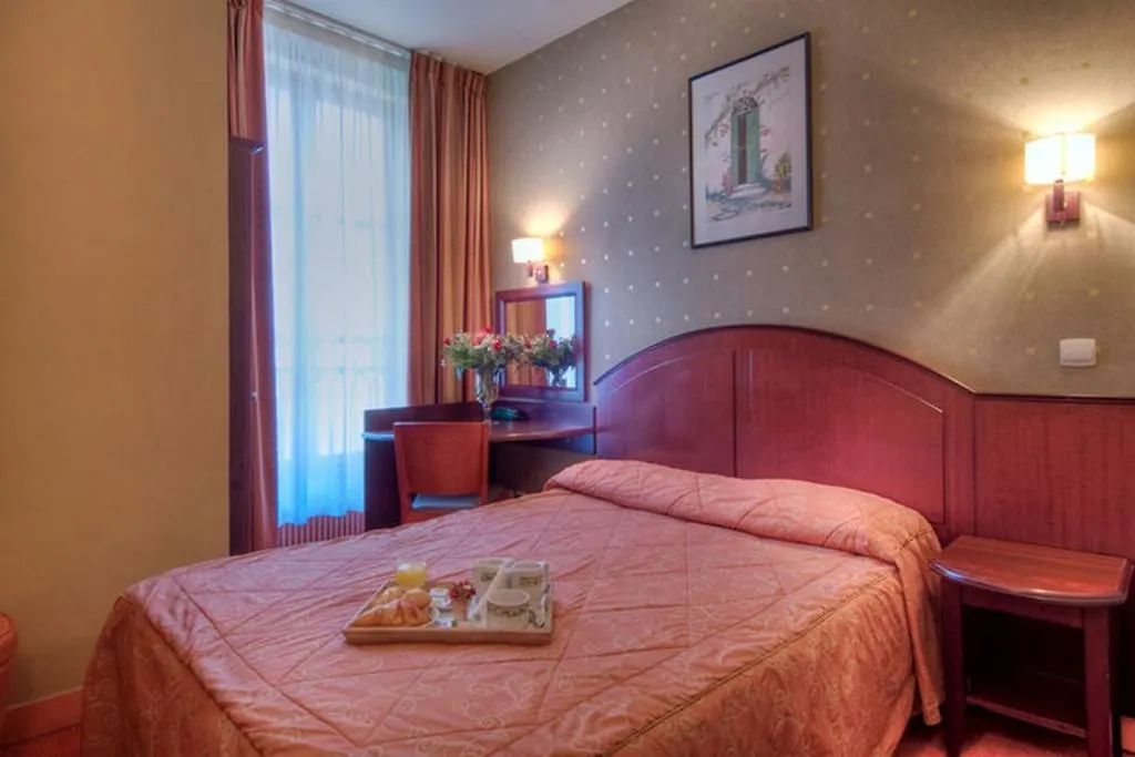 Hotel Le Faubourg Opera Paris